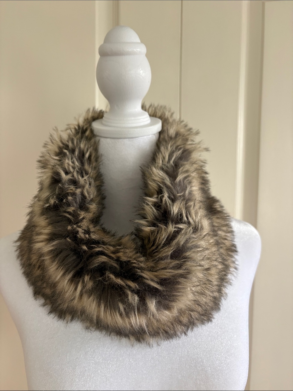 MARK & GRAHAM Faux Fur Stole Collar Scarf